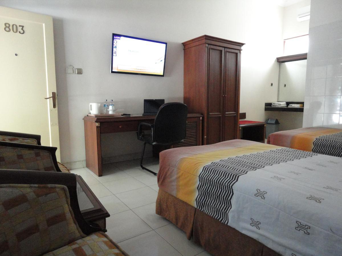 Langensari Hotel Cirebon Buitenkant foto