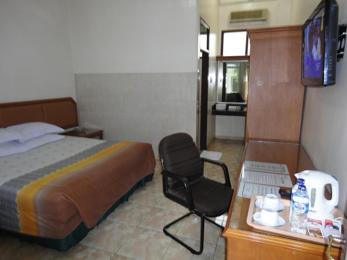 Langensari Hotel Cirebon Buitenkant foto