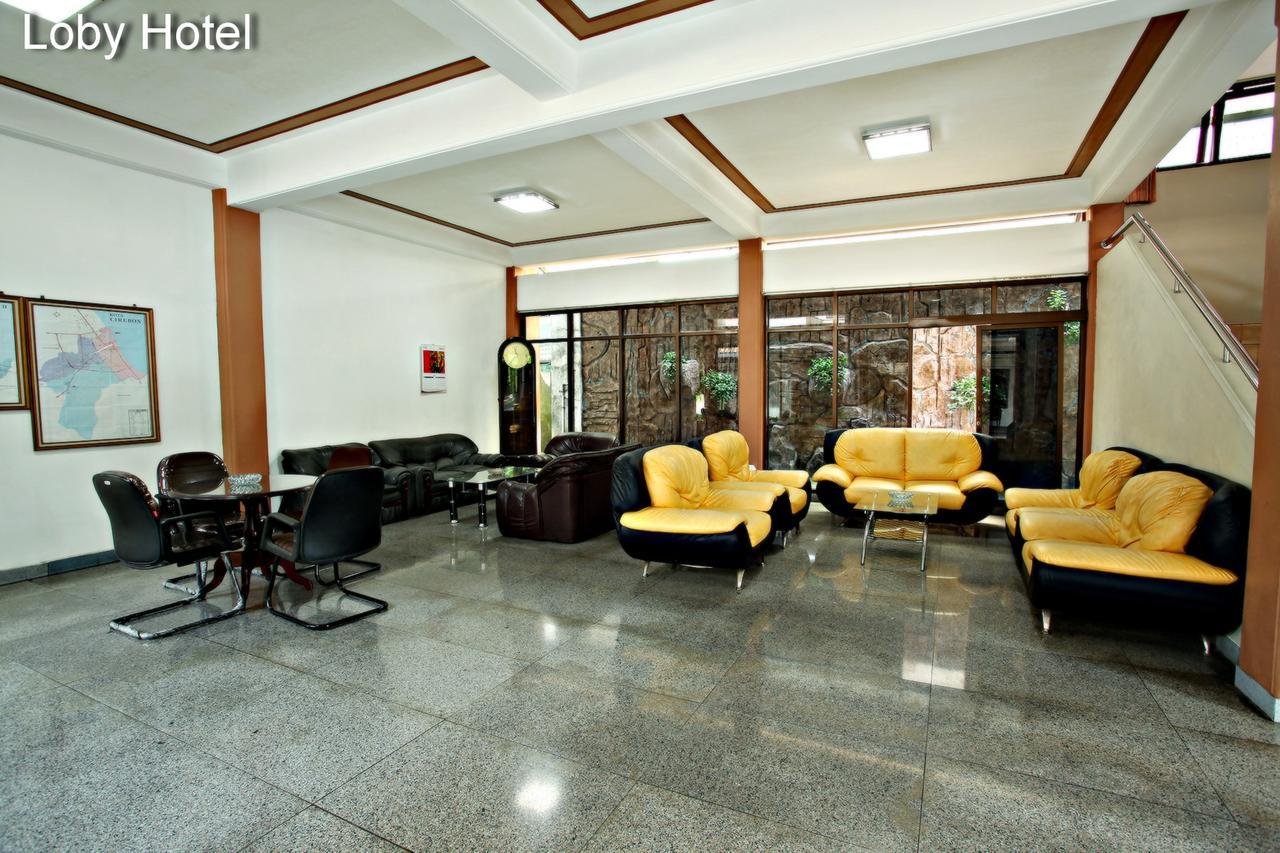 Langensari Hotel Cirebon Buitenkant foto