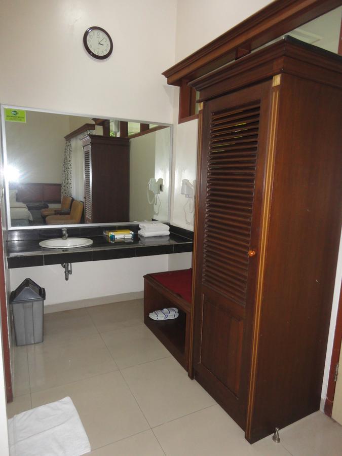 Langensari Hotel Cirebon Buitenkant foto